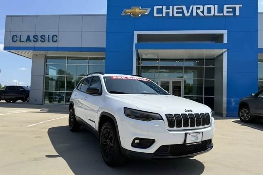 2023 Jeep Cherokee Altitude Lux photo 1