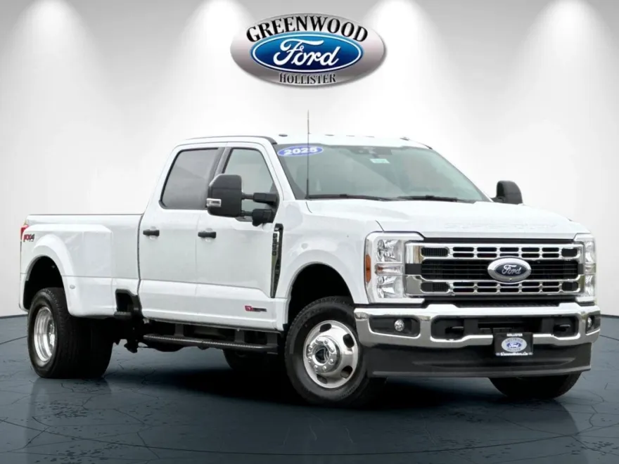 2025 Ford F-350 photo 1