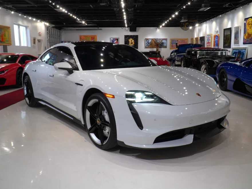 2024 Porsche Taycan Turbo photo 1