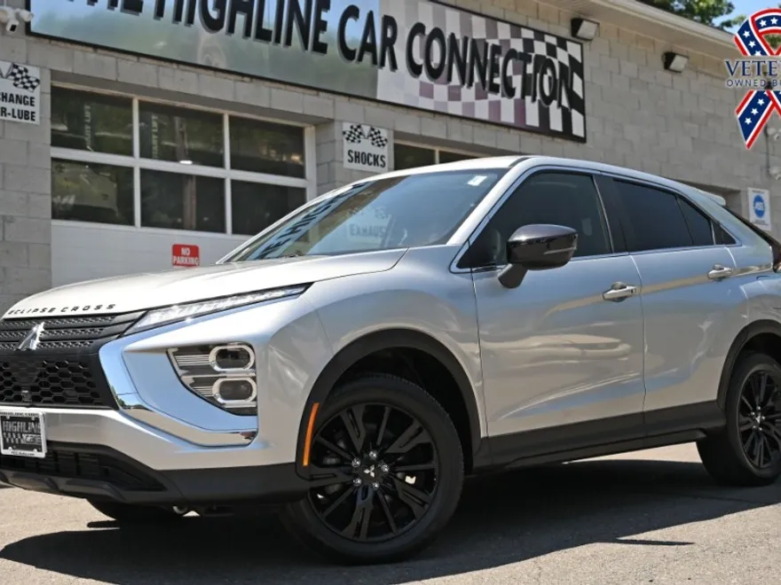 2024 Mitsubishi Eclipse Cross LE photo 1