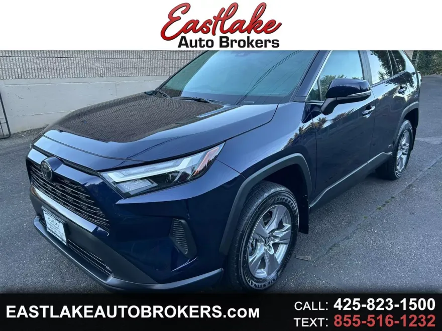 2025 Toyota RAV4 Hybrid XLE photo 1