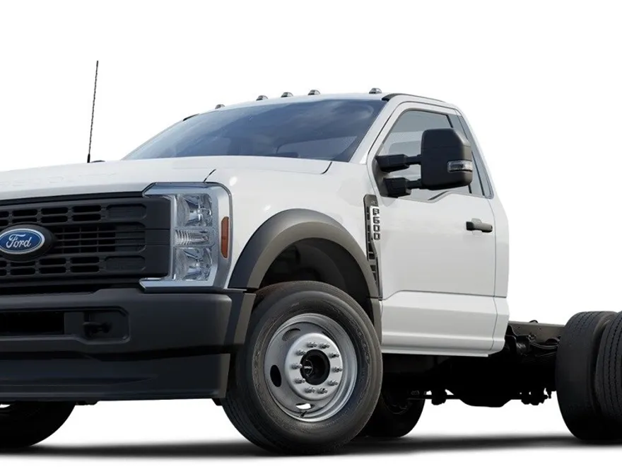 2024 Ford F-600 photo 1