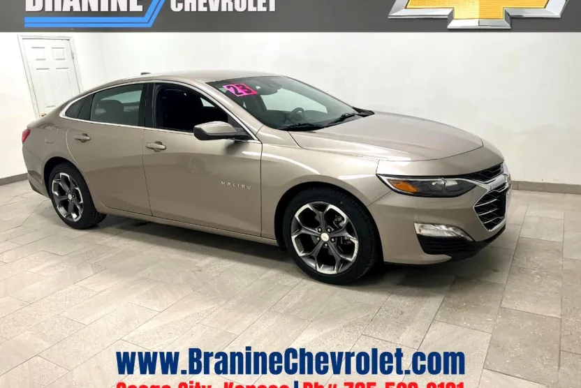 2023 Chevrolet Malibu 1LT photo 1