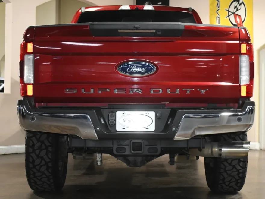 2017 Ford F-250 Lariat photo 1
