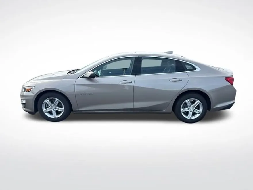 2024 Chevrolet Malibu 1LT photo 1