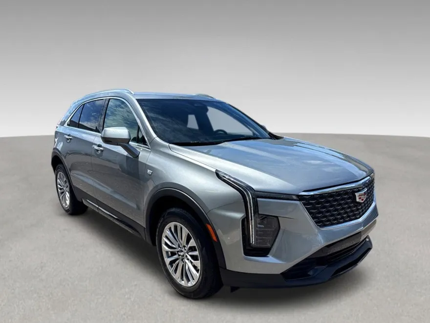2024 Cadillac XT4 Premium Luxury photo 1