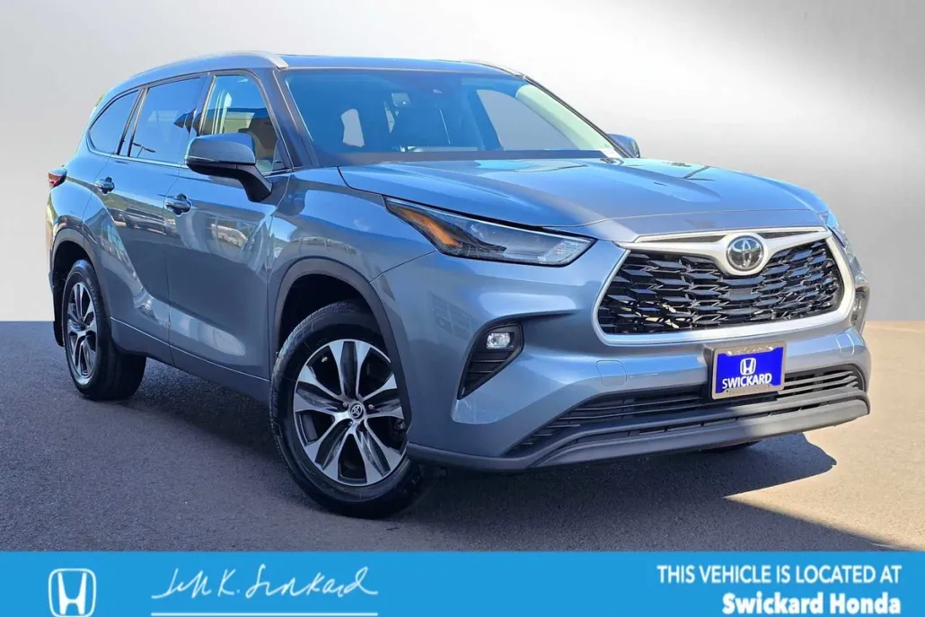 2022 Toyota Highlander XLE photo 1