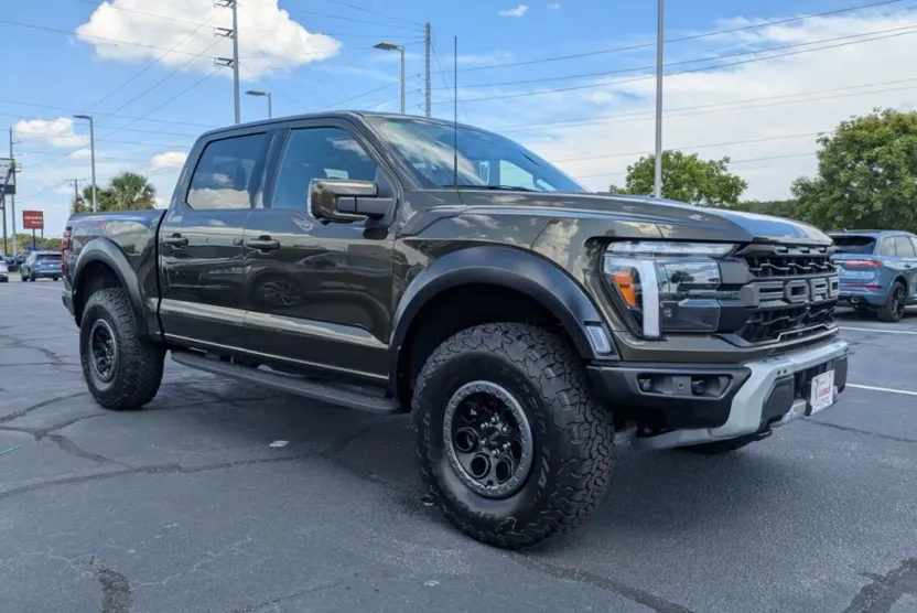 2025 Ford F-150 Raptor photo 1