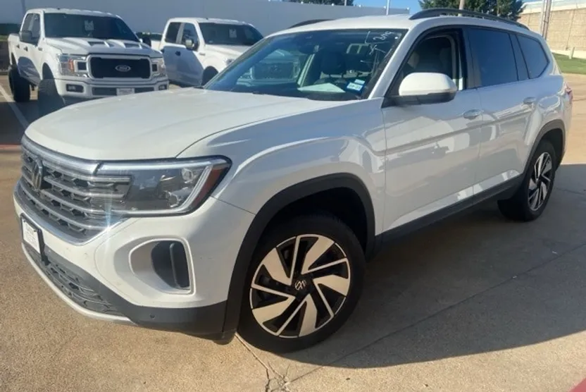 2024 Volkswagen Atlas SE Technology photo 1