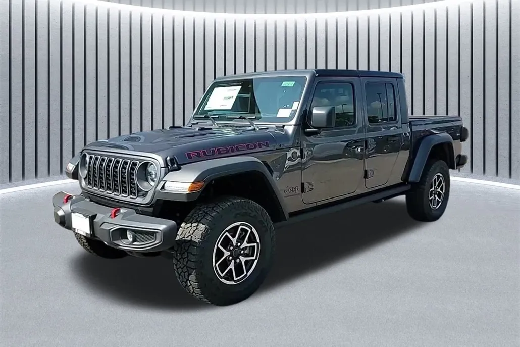 2025 Jeep Gladiator Sport S photo 1