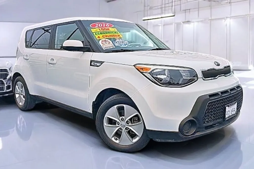 2016 Kia Soul Base photo 1