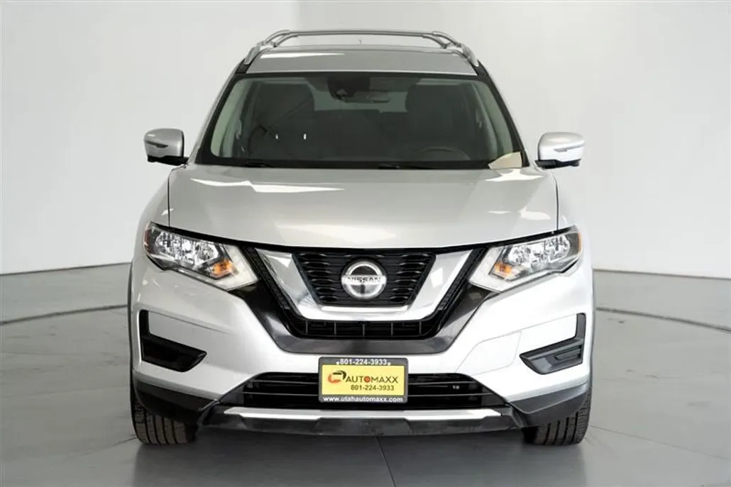 2019 Nissan Rogue SV photo 1