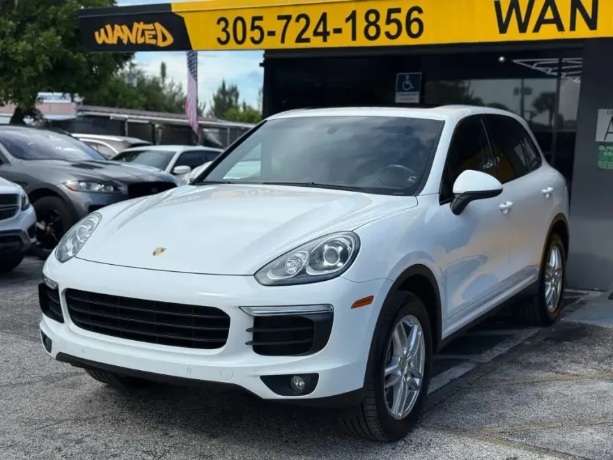 2016 Porsche Cayenne photo 1