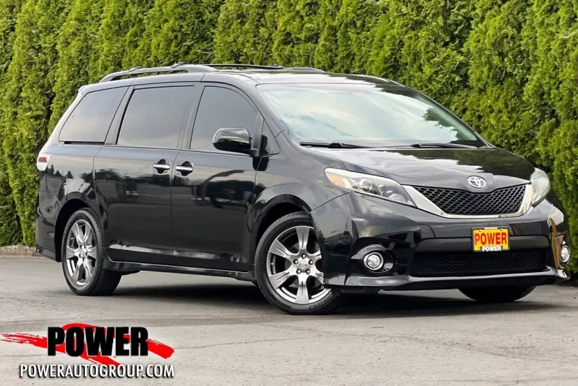 2017 Toyota Sienna SE photo 1