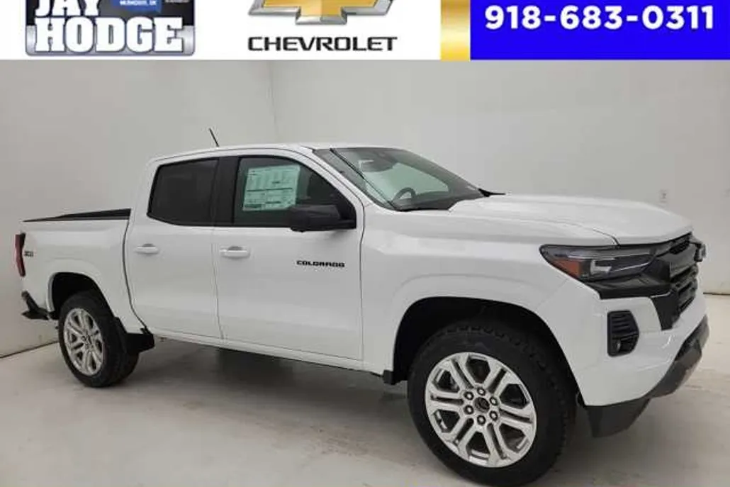 2025 Chevrolet Colorado Z71 photo 1