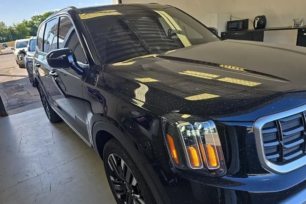 2024 Kia Telluride SX photo 1