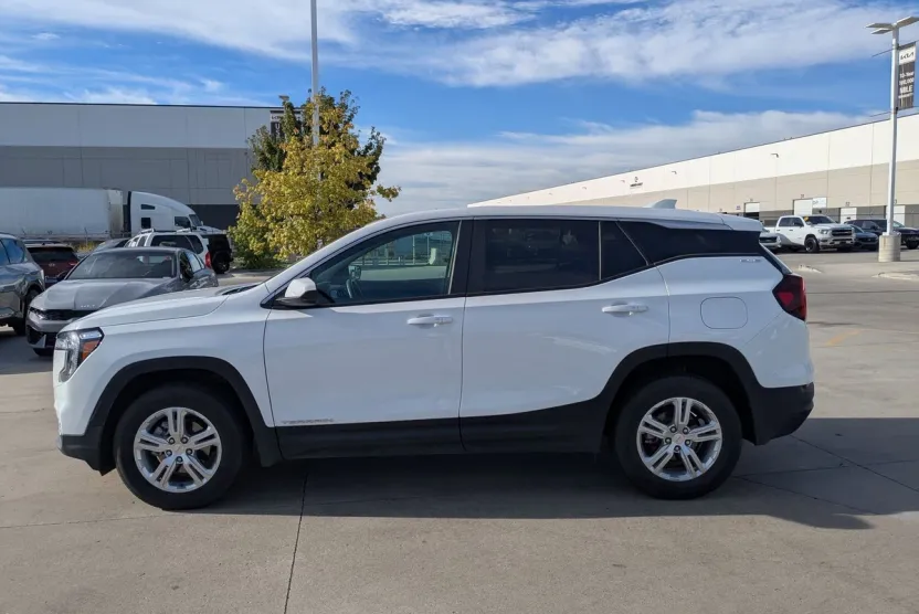 2024 Gmc Terrain SLE photo 1