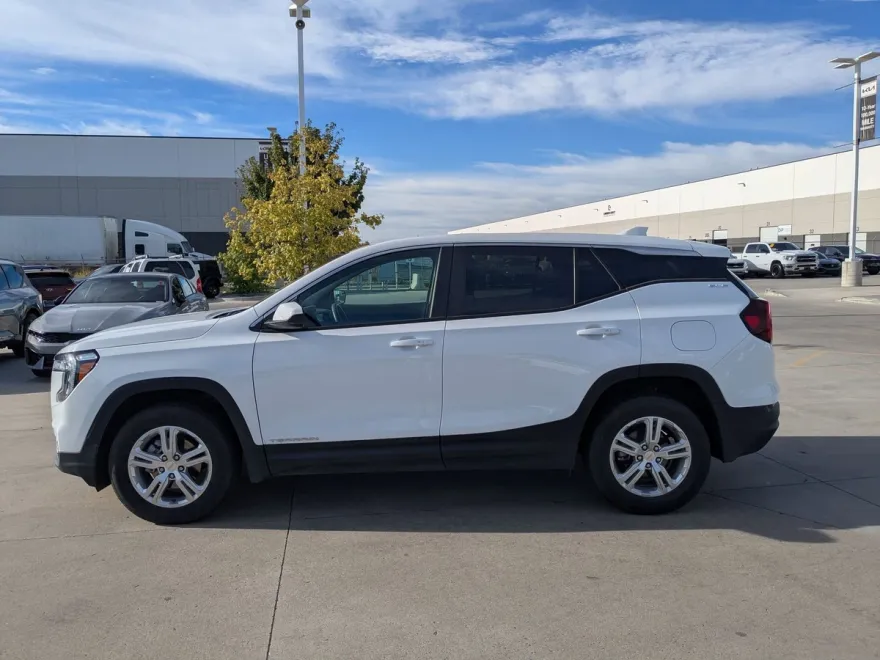 2024 Gmc Terrain SLE photo 1