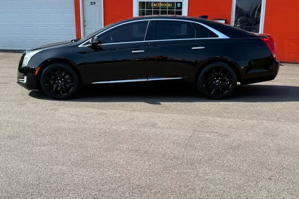 2017 Cadillac XTS Luxury photo 1