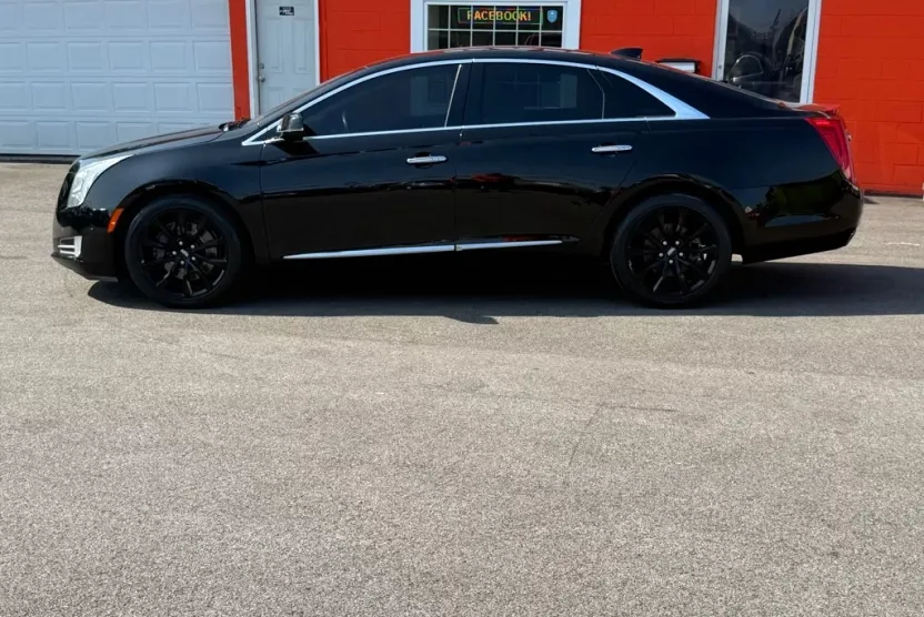 2017 Cadillac XTS Luxury photo 1
