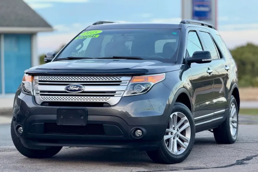 2015 Ford Explorer XLT Sport photo 1