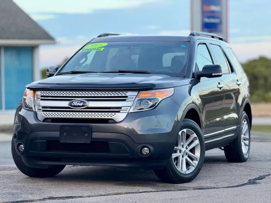 2015 Ford Explorer XLT Sport photo 1