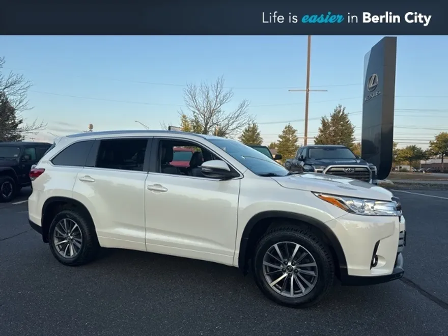 2018 Toyota Highlander XLE photo 1