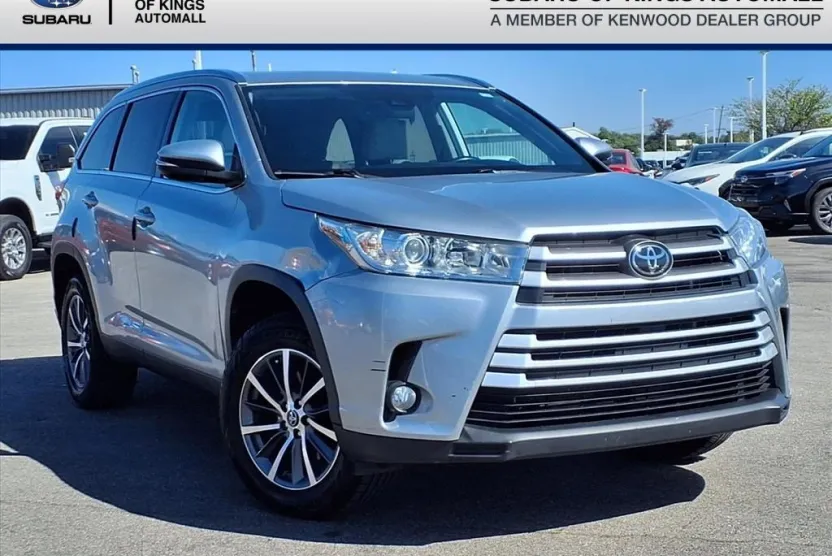 2019 Toyota Highlander XLE photo 1