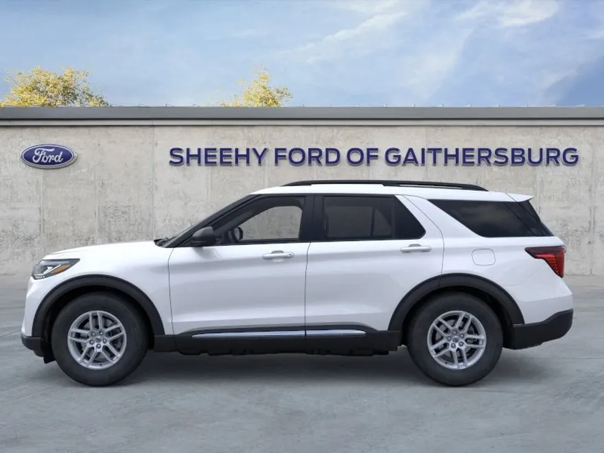 2025 Ford Explorer photo 1