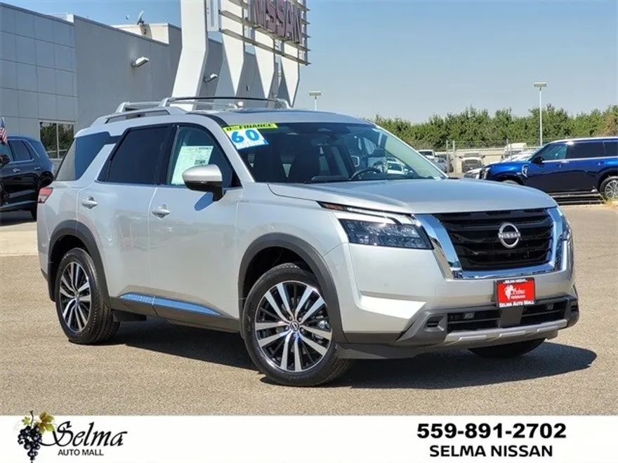 2025 Nissan Pathfinder Platinum photo 1