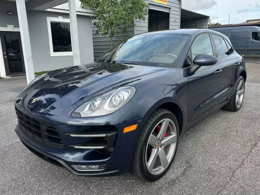 2016 Porsche Macan Turbo photo 1