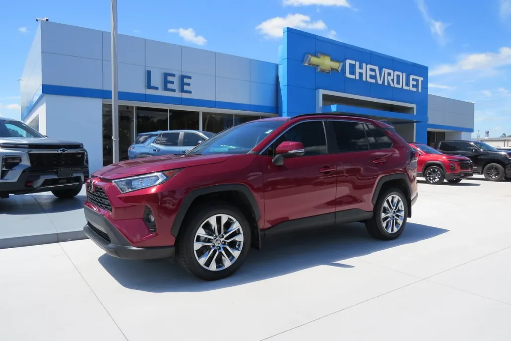 2021 Toyota RAV4 XLE Premium photo 1