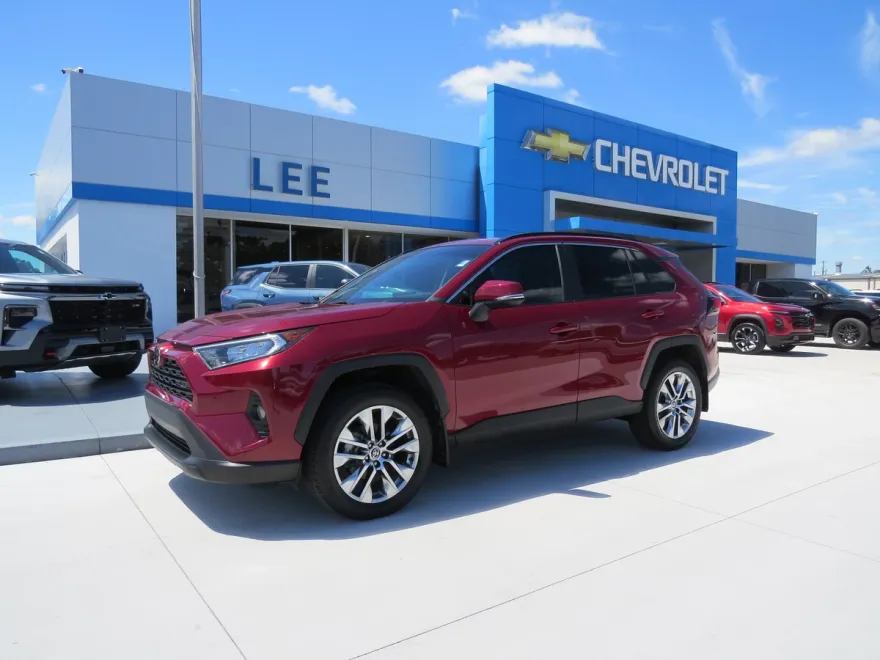 2021 Toyota RAV4 XLE Premium photo 1