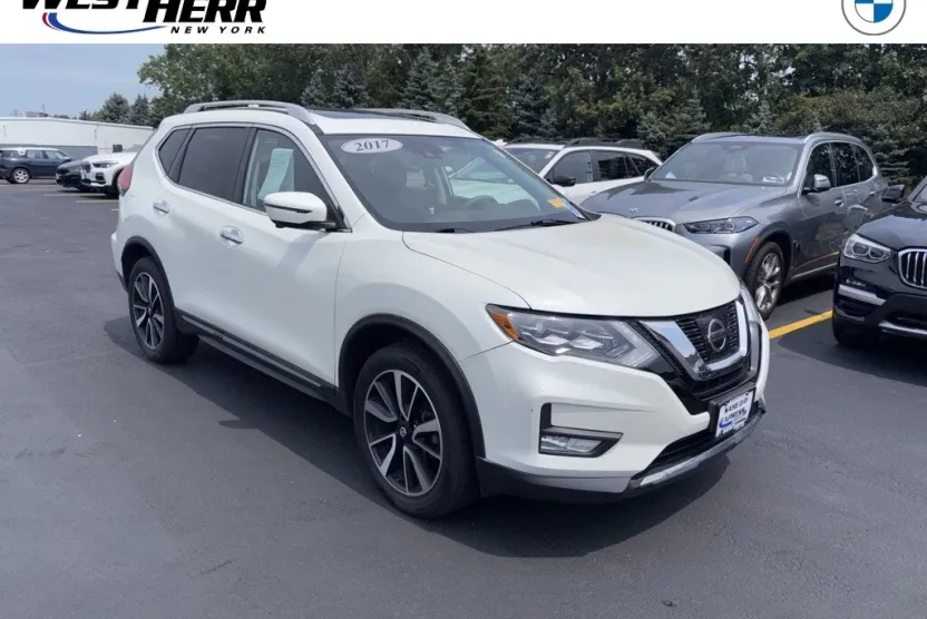 2017 Nissan Rogue SL photo 1
