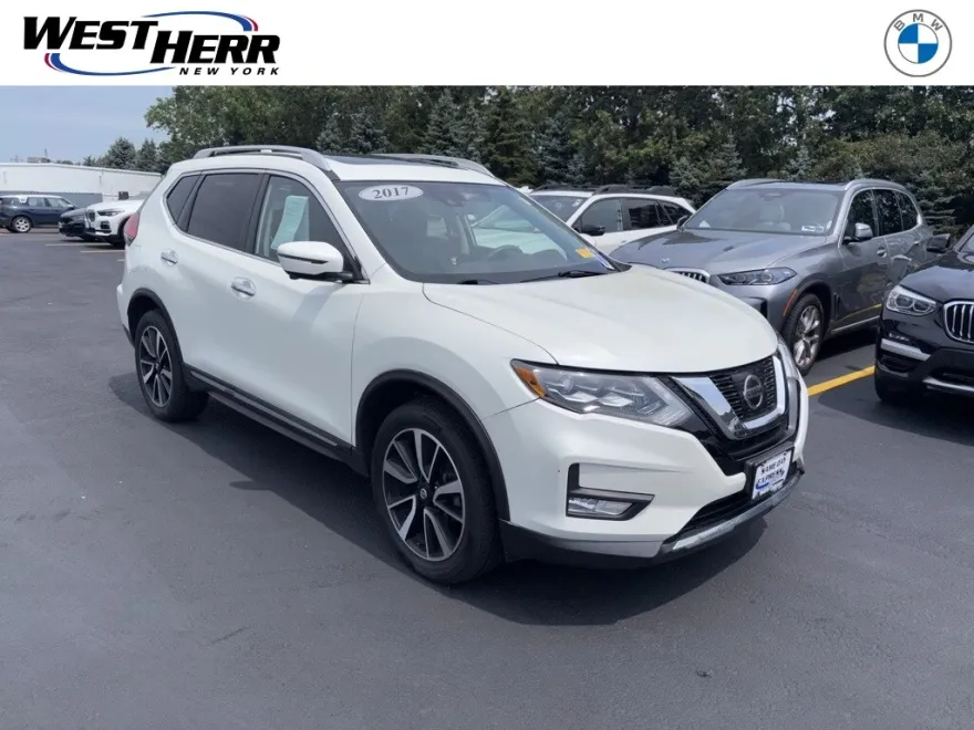 2017 Nissan Rogue SL photo 1