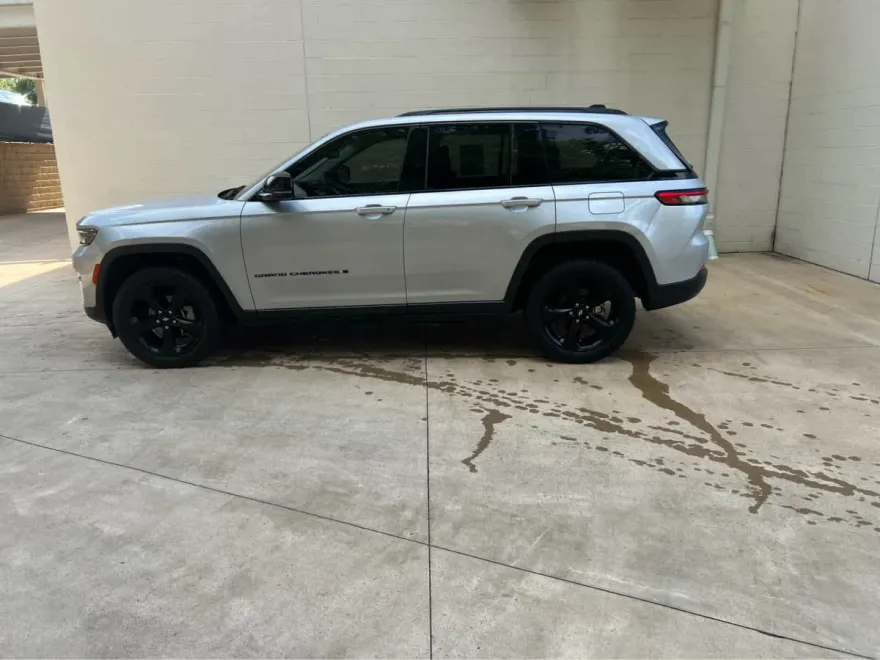 2023 Jeep Grand Cherokee Limited photo 1