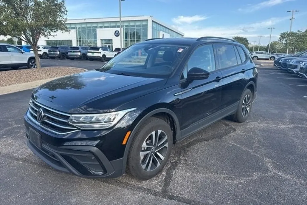 2023 Volkswagen Tiguan S photo 1