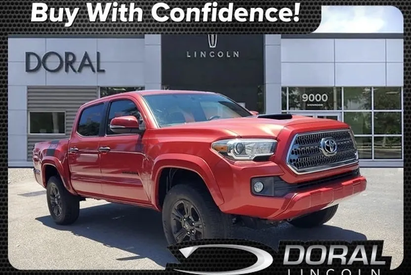 2017 Toyota Tacoma TRD Sport V6 photo 1