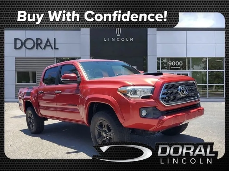 2017 Toyota Tacoma TRD Sport V6 photo 1