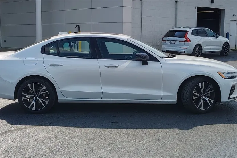 2024 Volvo S60 B5 Core photo 1