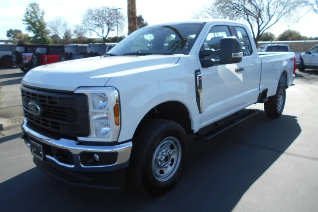 2025 Ford F-350 XL photo 1