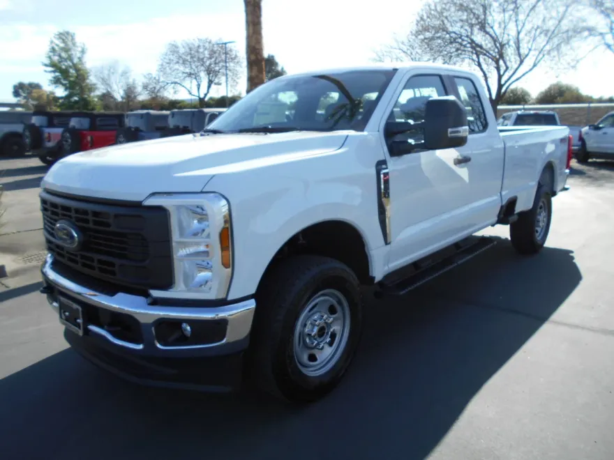 2025 Ford F-350 XL photo 1