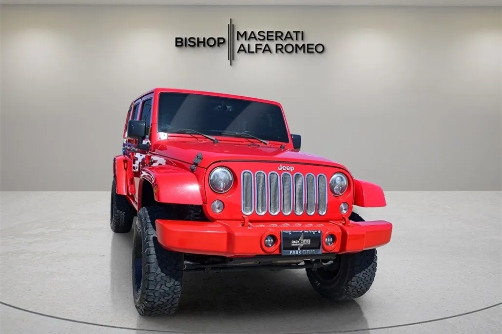 2015 Jeep Wrangler Unlimited Sahara photo 1