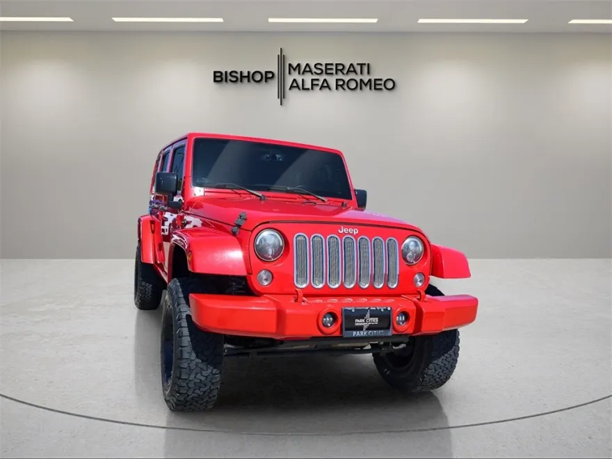 2015 Jeep Wrangler Unlimited Sahara photo 1