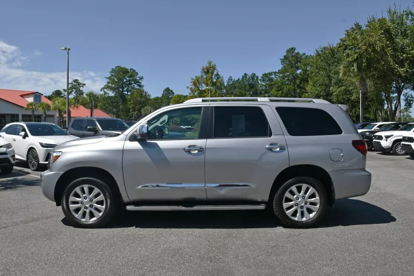 2018 Toyota Sequoia Platinum photo 1