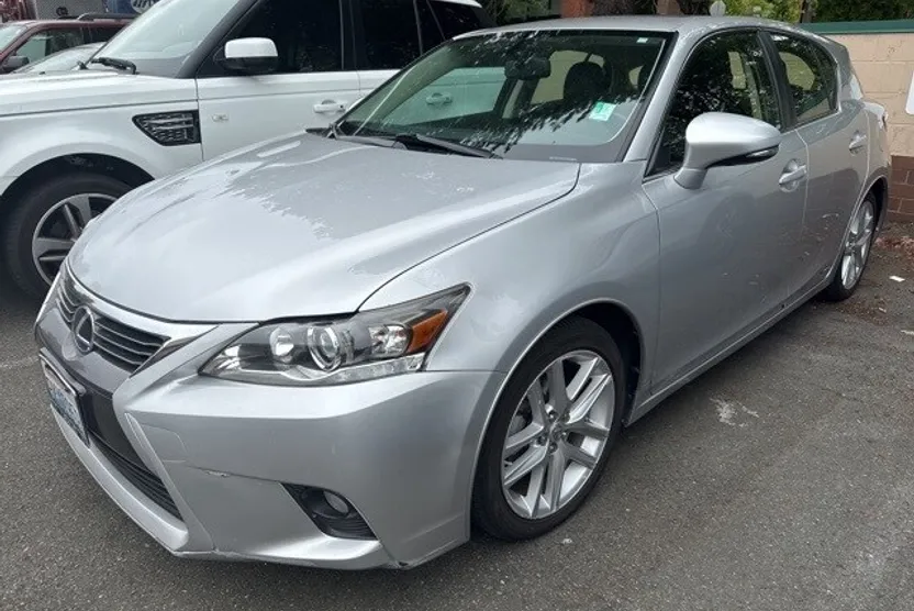 2015 Lexus CT 200h photo 1
