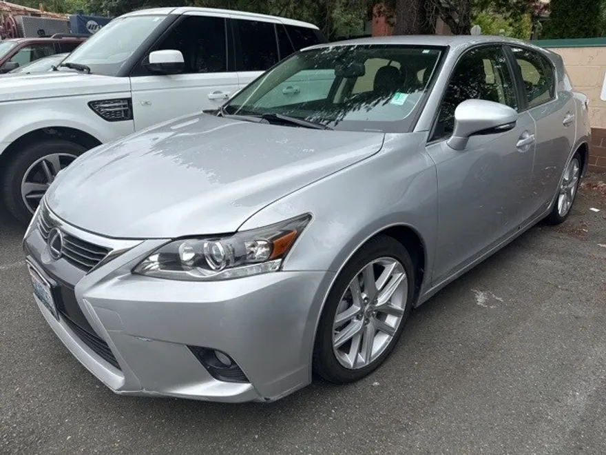 2015 Lexus CT 200h photo 1