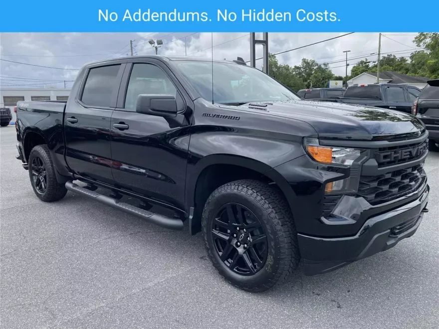 2025 Chevrolet Silverado 1500 Custom photo 1