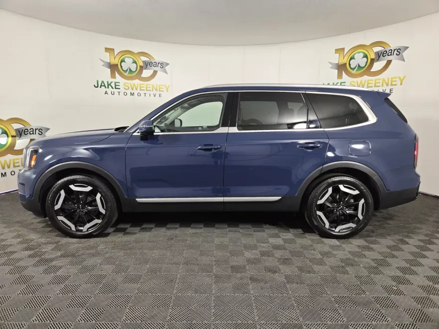 2023 Kia Telluride EX photo 1