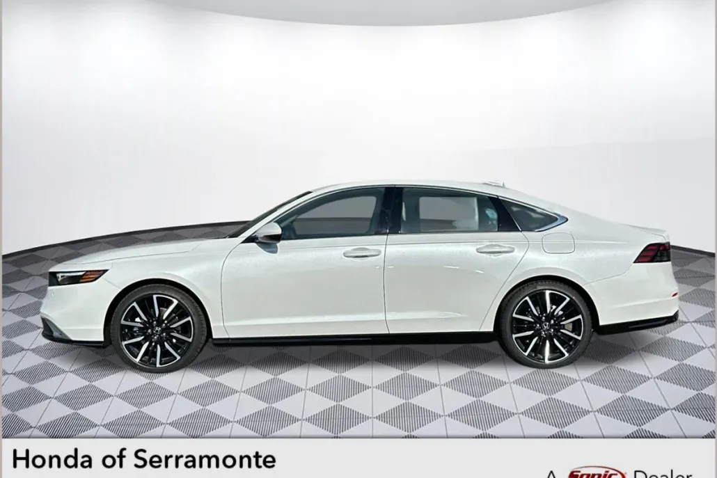 2025 Honda Accord Hybrid Touring photo 1
